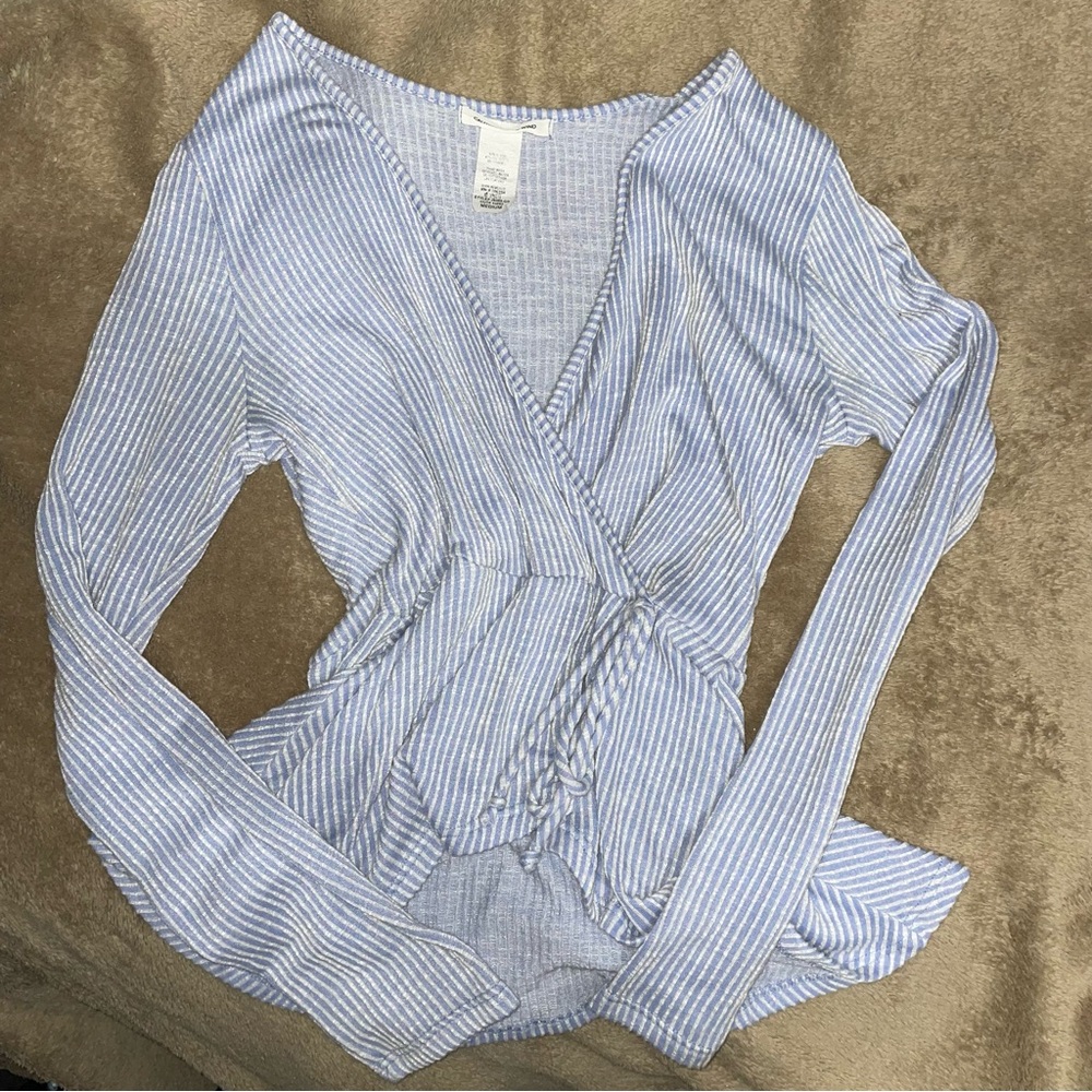 Long sleeve tied blouse